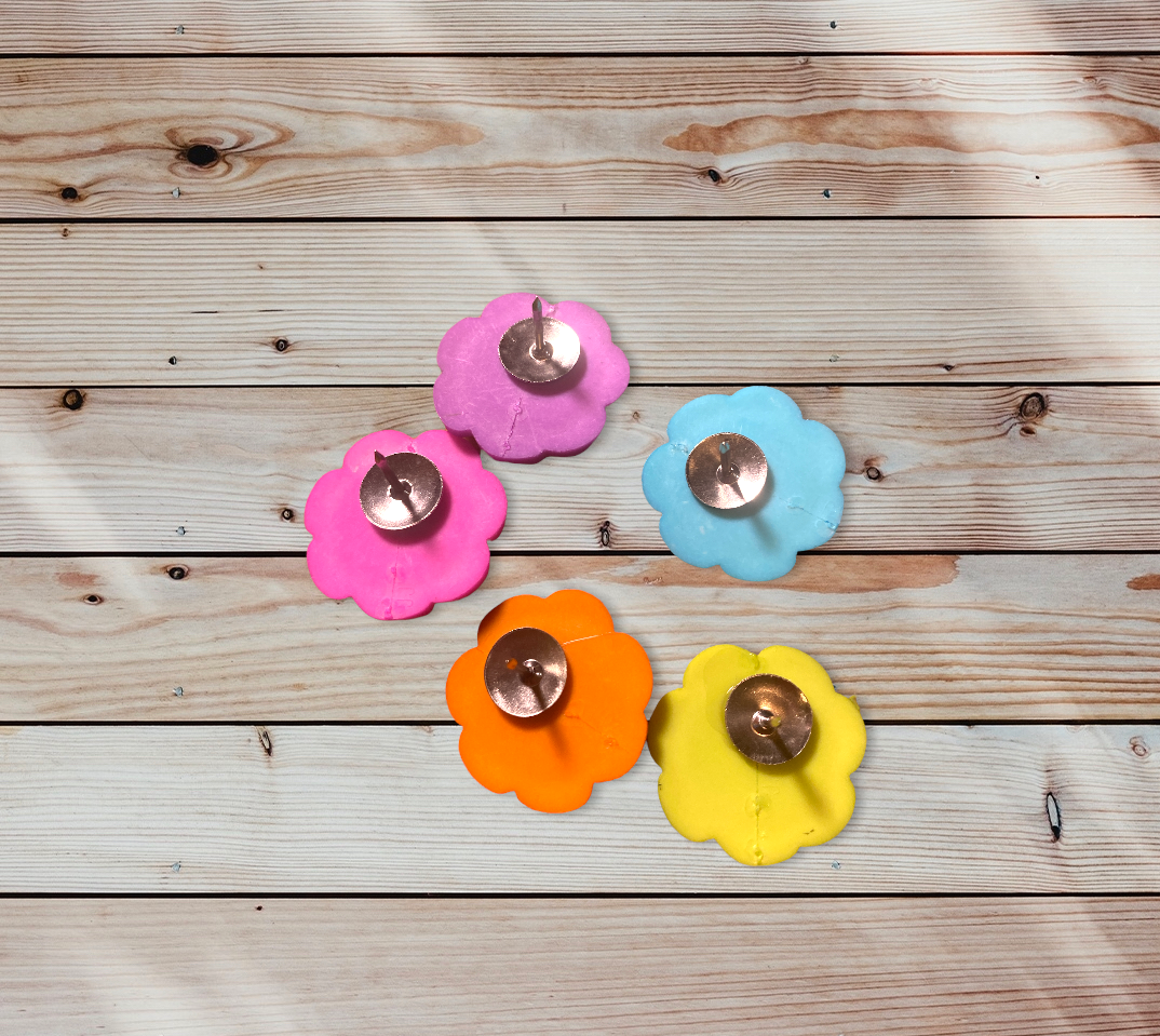 Smiley Flowers Thumbtacks